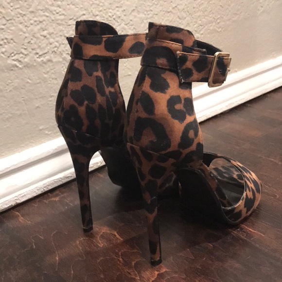 Steve Madden - Picture 2 of 2